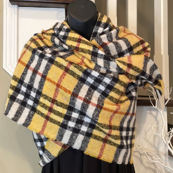 BNWT Perfect Big Scarf, Shawl, Wrap - Picture 6 of 8